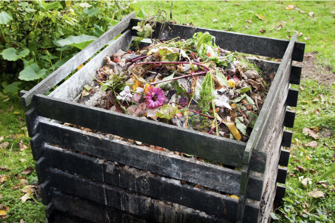 4 Eco-Friendly Landscaping Ideas: Compost Station